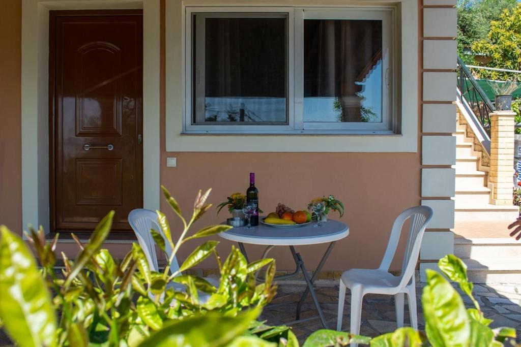 Takis & Eirini Family Apartments Perama (Corfu) Exterior foto