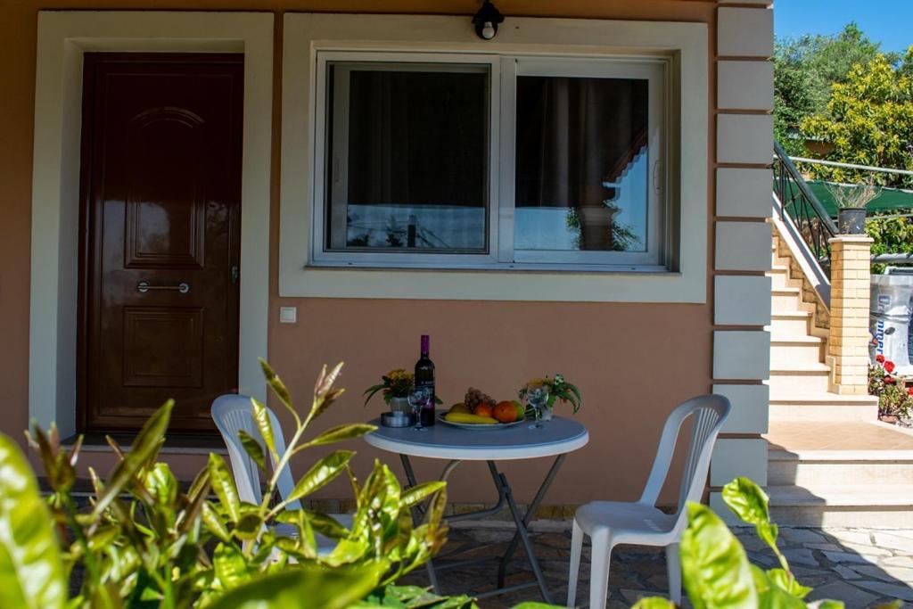 Takis & Eirini Family Apartments Perama (Corfu) Exterior foto