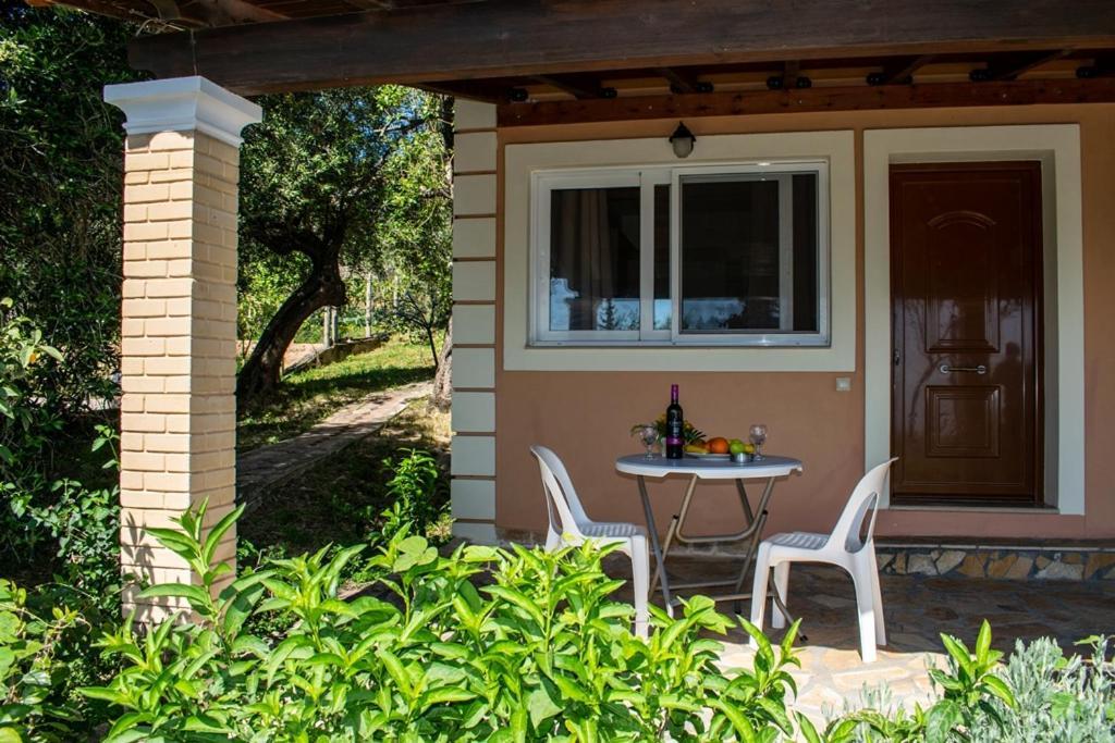 Takis & Eirini Family Apartments Perama (Corfu) Exterior foto